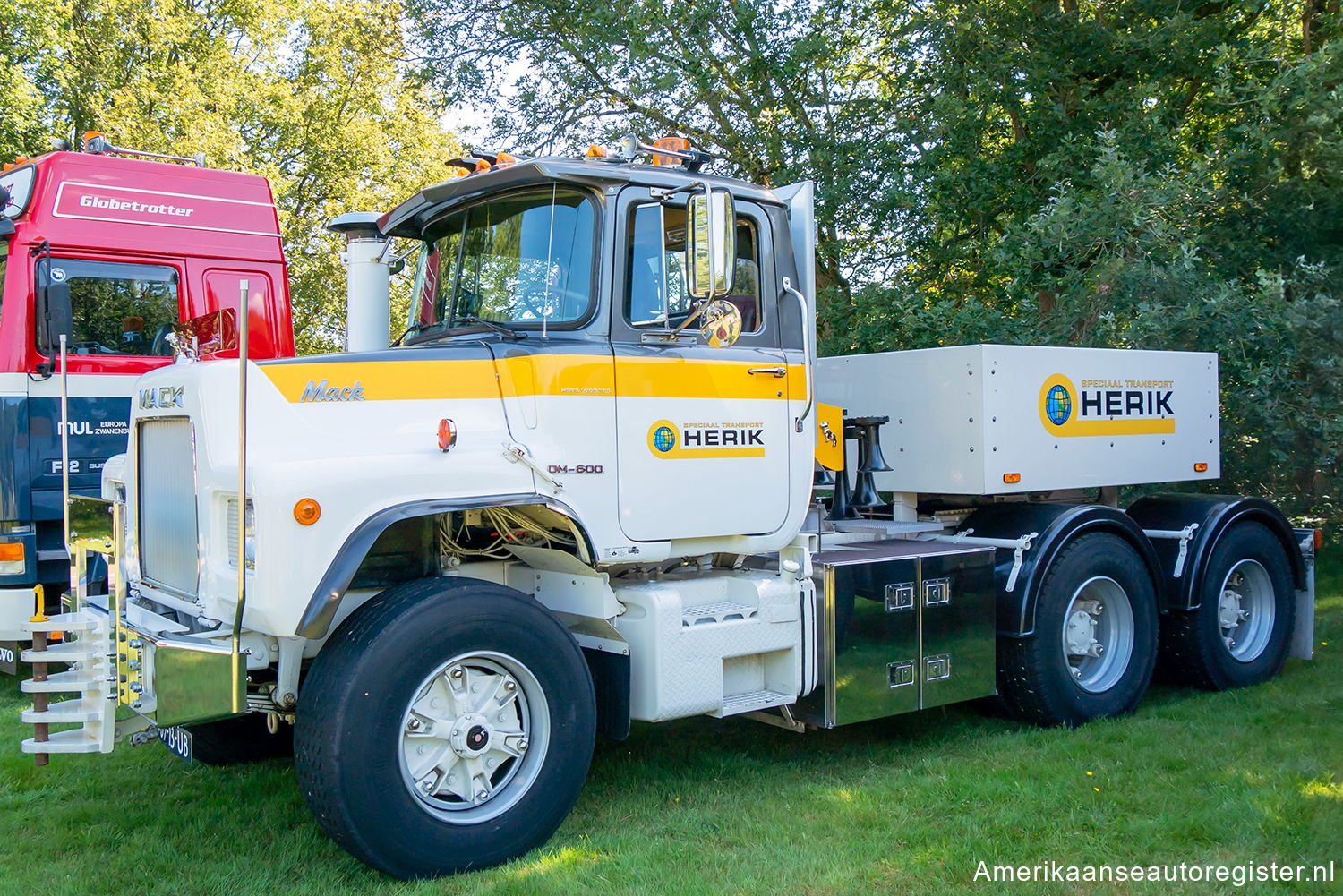 Vrachtwagens Mack DM Series uit 1973